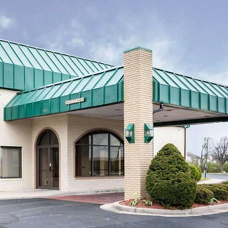 Quality Inn And Suites Ινδιανάπολη Εξωτερικό φωτογραφία