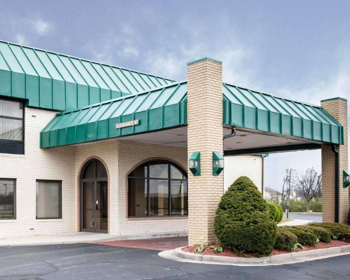 Quality Inn And Suites Ινδιανάπολη Εξωτερικό φωτογραφία