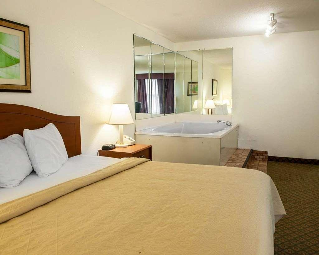 Quality Inn And Suites Ινδιανάπολη Δωμάτιο φωτογραφία
