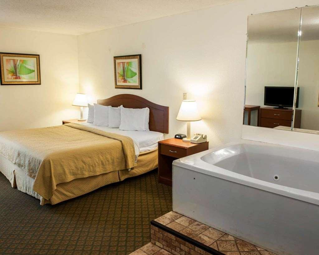 Quality Inn And Suites Ινδιανάπολη Δωμάτιο φωτογραφία