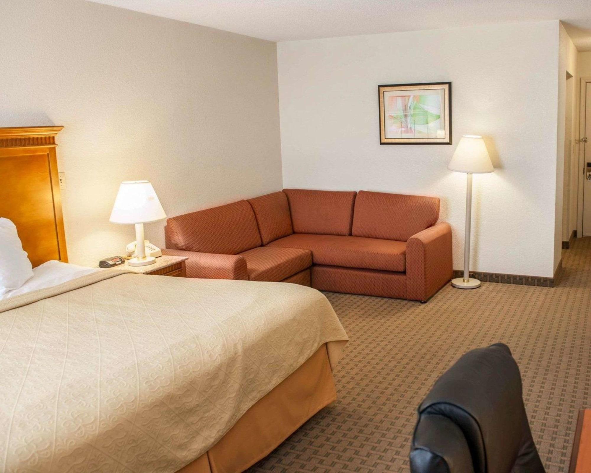 Quality Inn And Suites Ινδιανάπολη Εξωτερικό φωτογραφία