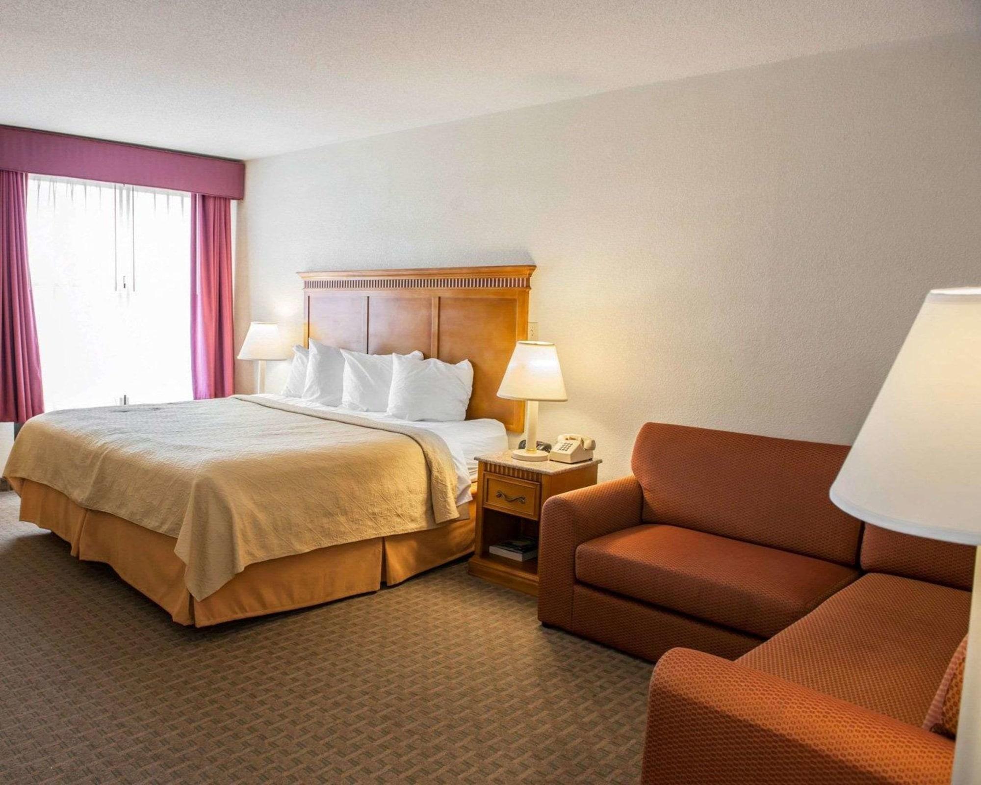 Quality Inn And Suites Ινδιανάπολη Εξωτερικό φωτογραφία