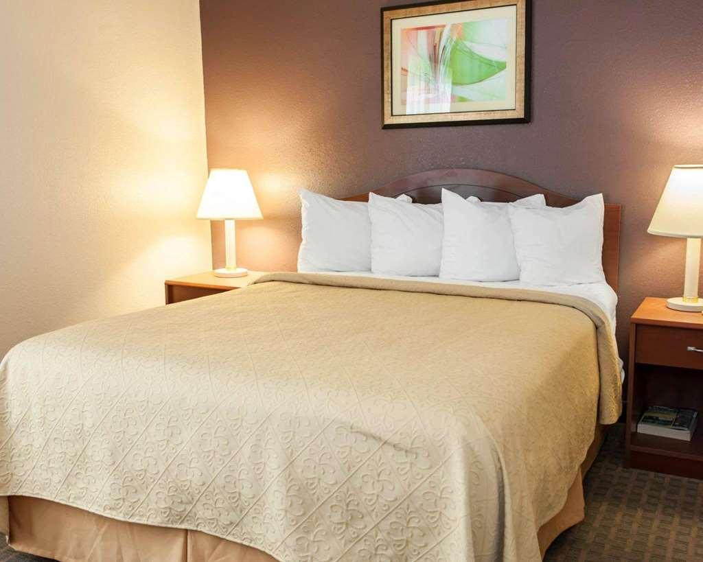 Quality Inn And Suites Ινδιανάπολη Δωμάτιο φωτογραφία