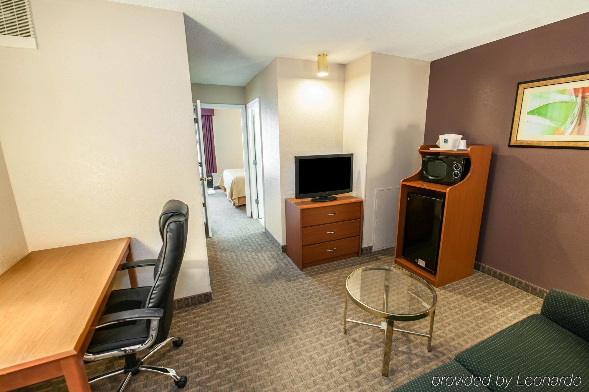 Quality Inn And Suites Ινδιανάπολη Εξωτερικό φωτογραφία
