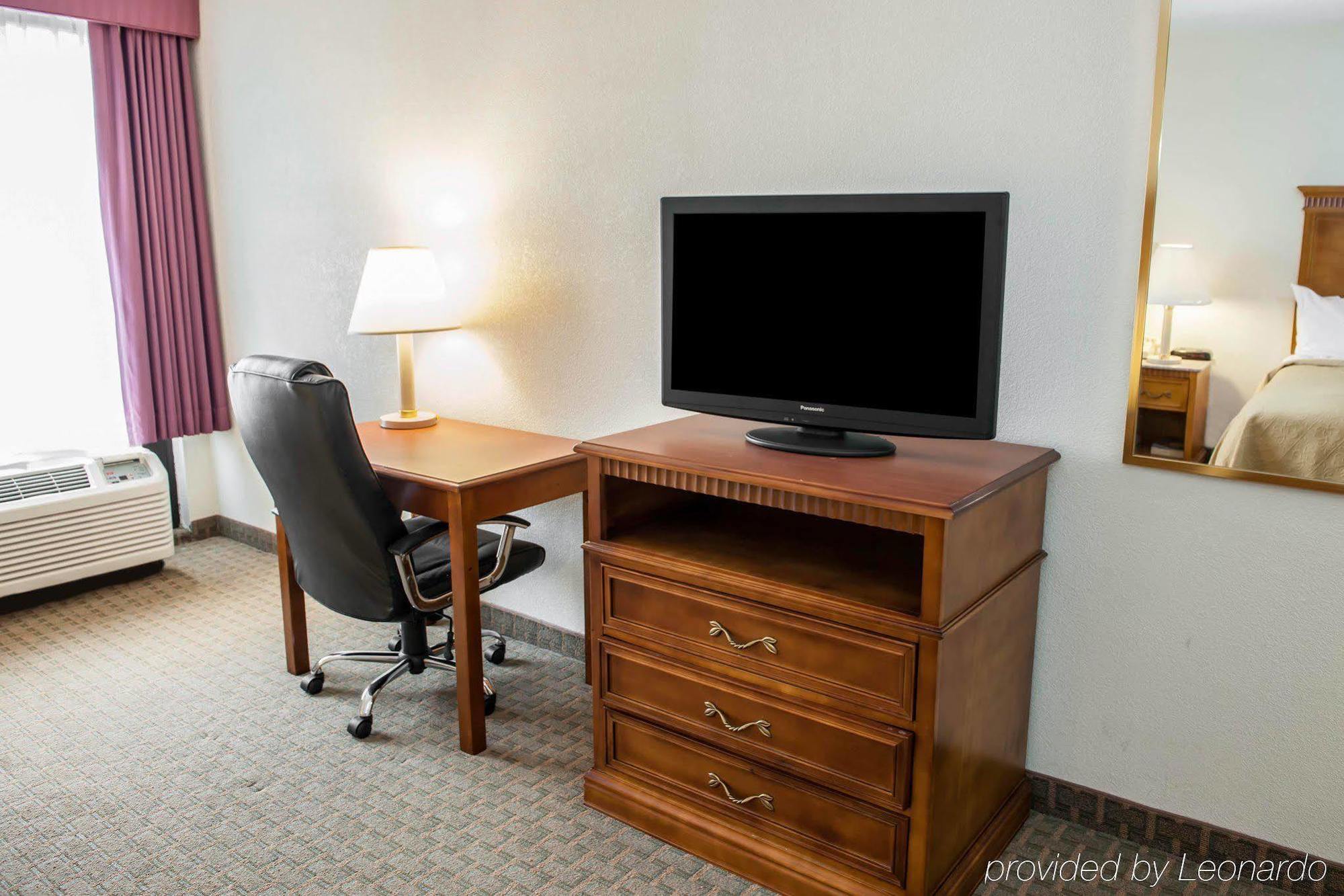Quality Inn And Suites Ινδιανάπολη Εξωτερικό φωτογραφία