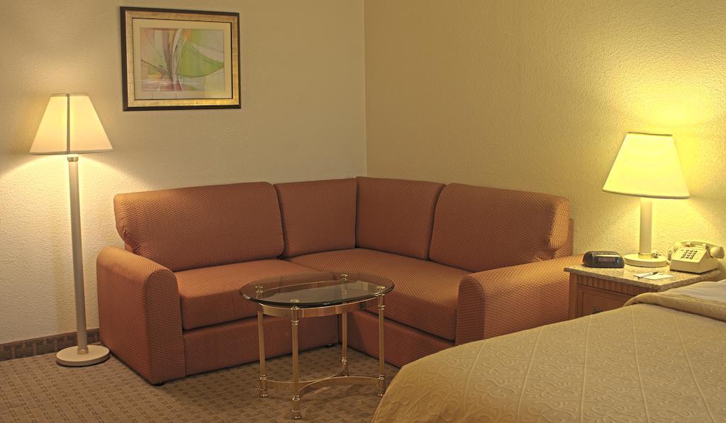 Quality Inn And Suites Ινδιανάπολη Εξωτερικό φωτογραφία