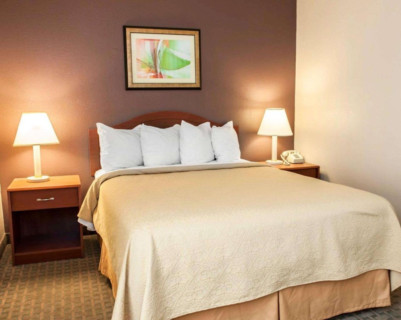 Quality Inn And Suites Ινδιανάπολη Εξωτερικό φωτογραφία