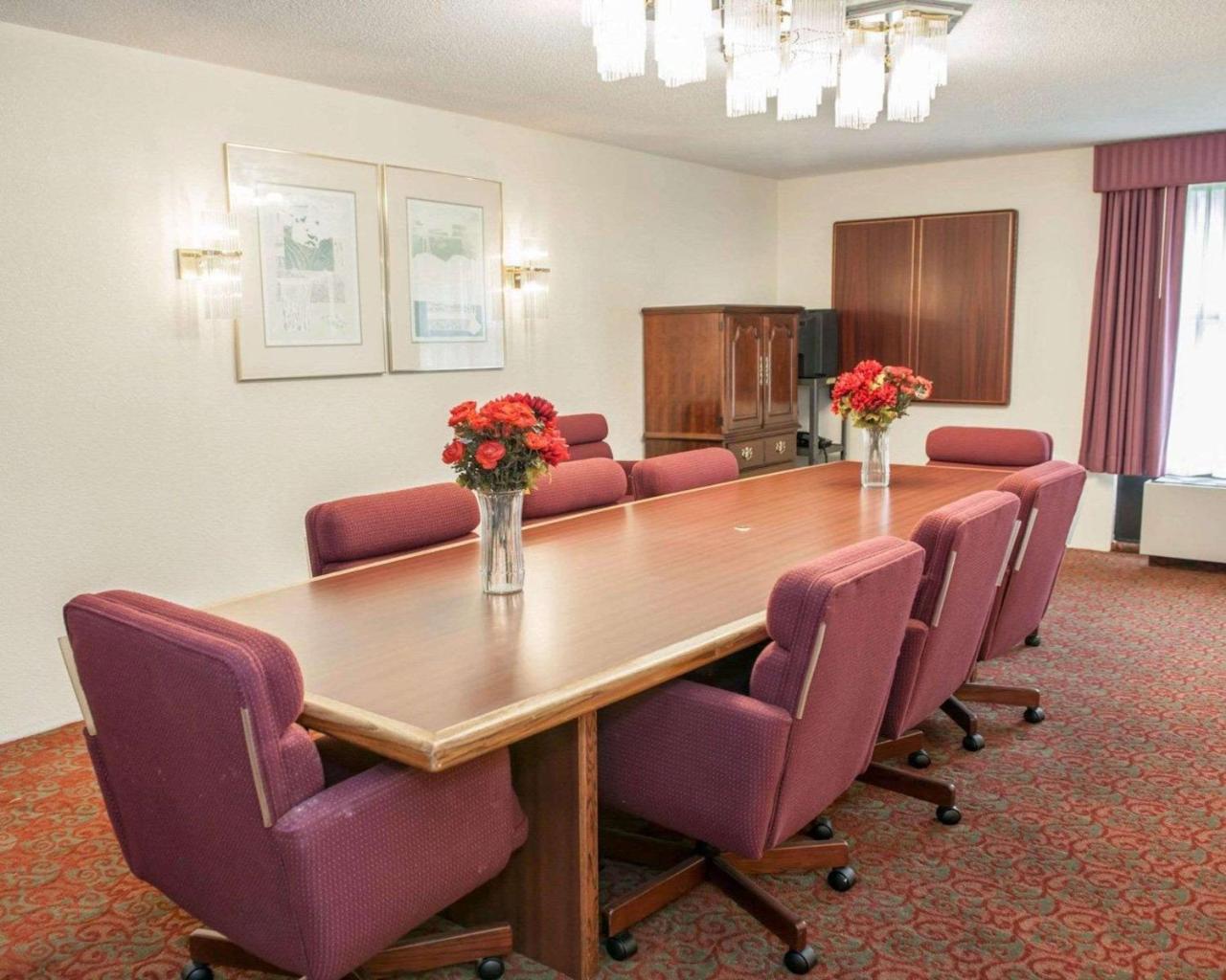 Quality Inn And Suites Ινδιανάπολη Εξωτερικό φωτογραφία