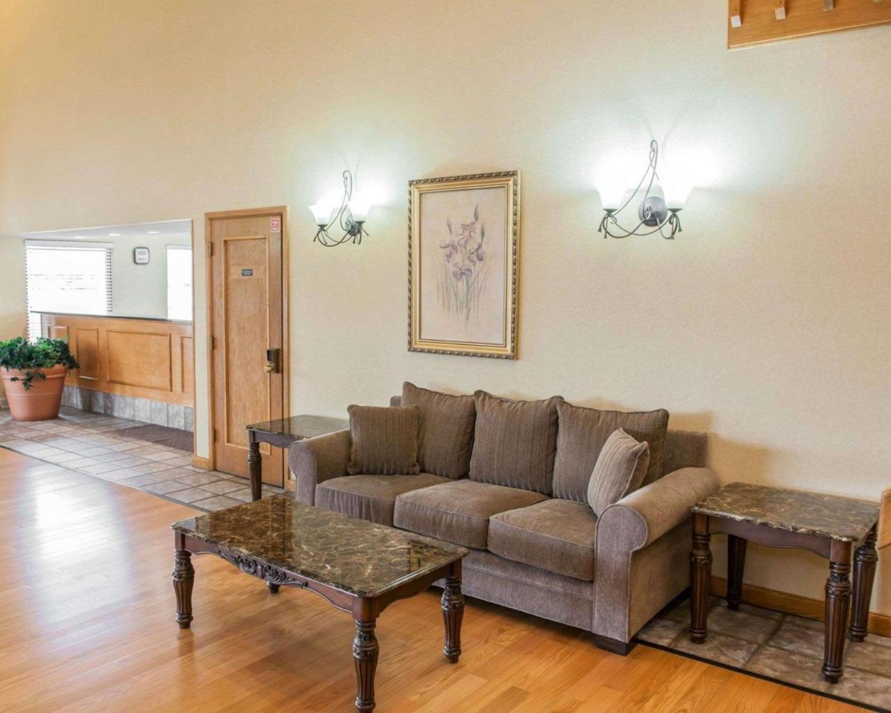 Quality Inn And Suites Ινδιανάπολη Εξωτερικό φωτογραφία