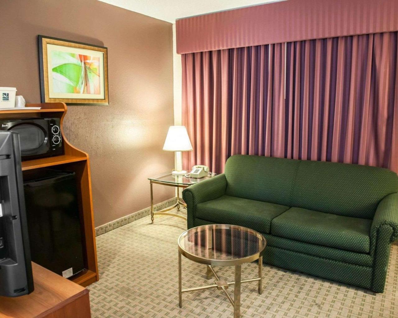 Quality Inn And Suites Ινδιανάπολη Εξωτερικό φωτογραφία