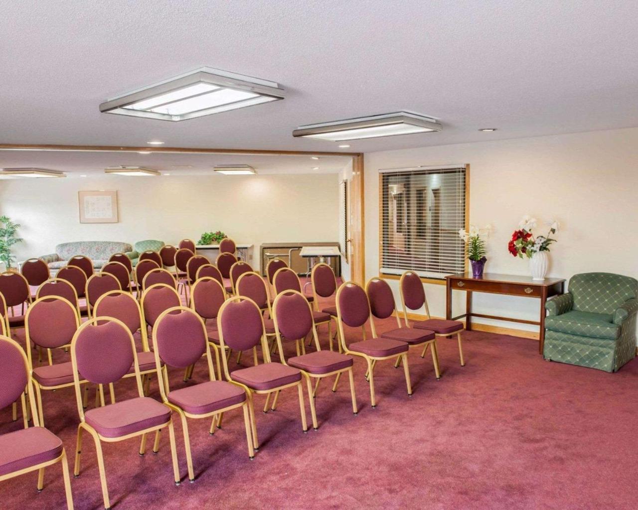 Quality Inn And Suites Ινδιανάπολη Εξωτερικό φωτογραφία
