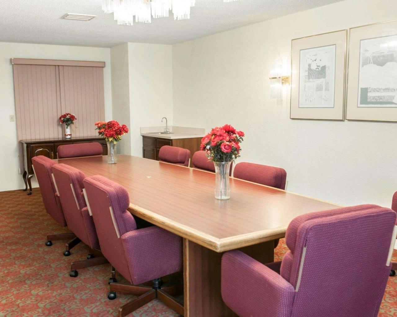 Quality Inn And Suites Ινδιανάπολη Εξωτερικό φωτογραφία