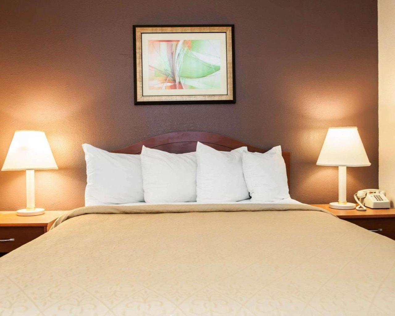 Quality Inn And Suites Ινδιανάπολη Εξωτερικό φωτογραφία