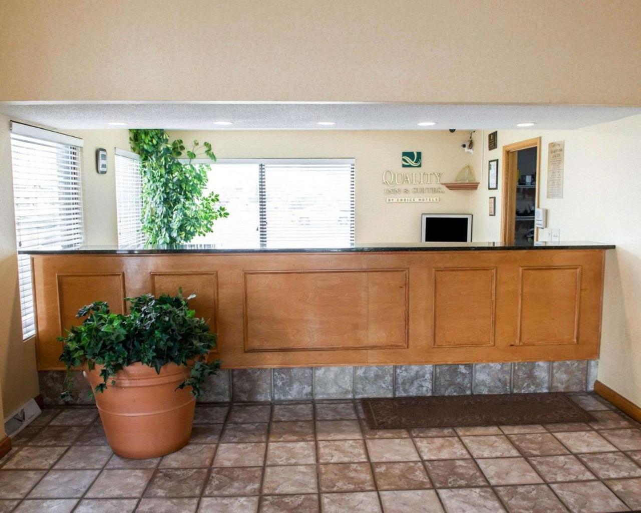 Quality Inn And Suites Ινδιανάπολη Εξωτερικό φωτογραφία
