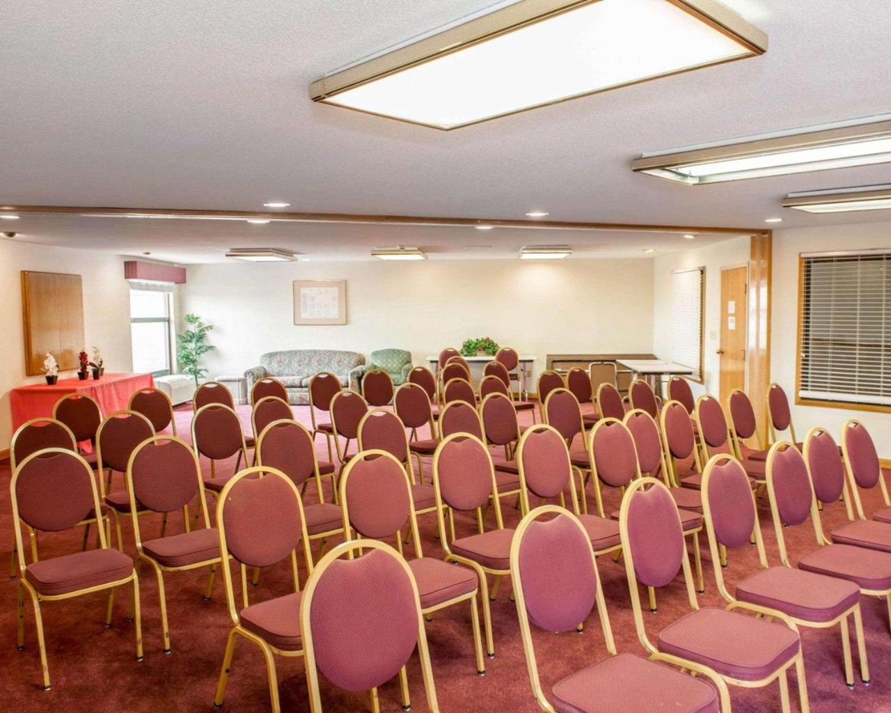 Quality Inn And Suites Ινδιανάπολη Εξωτερικό φωτογραφία
