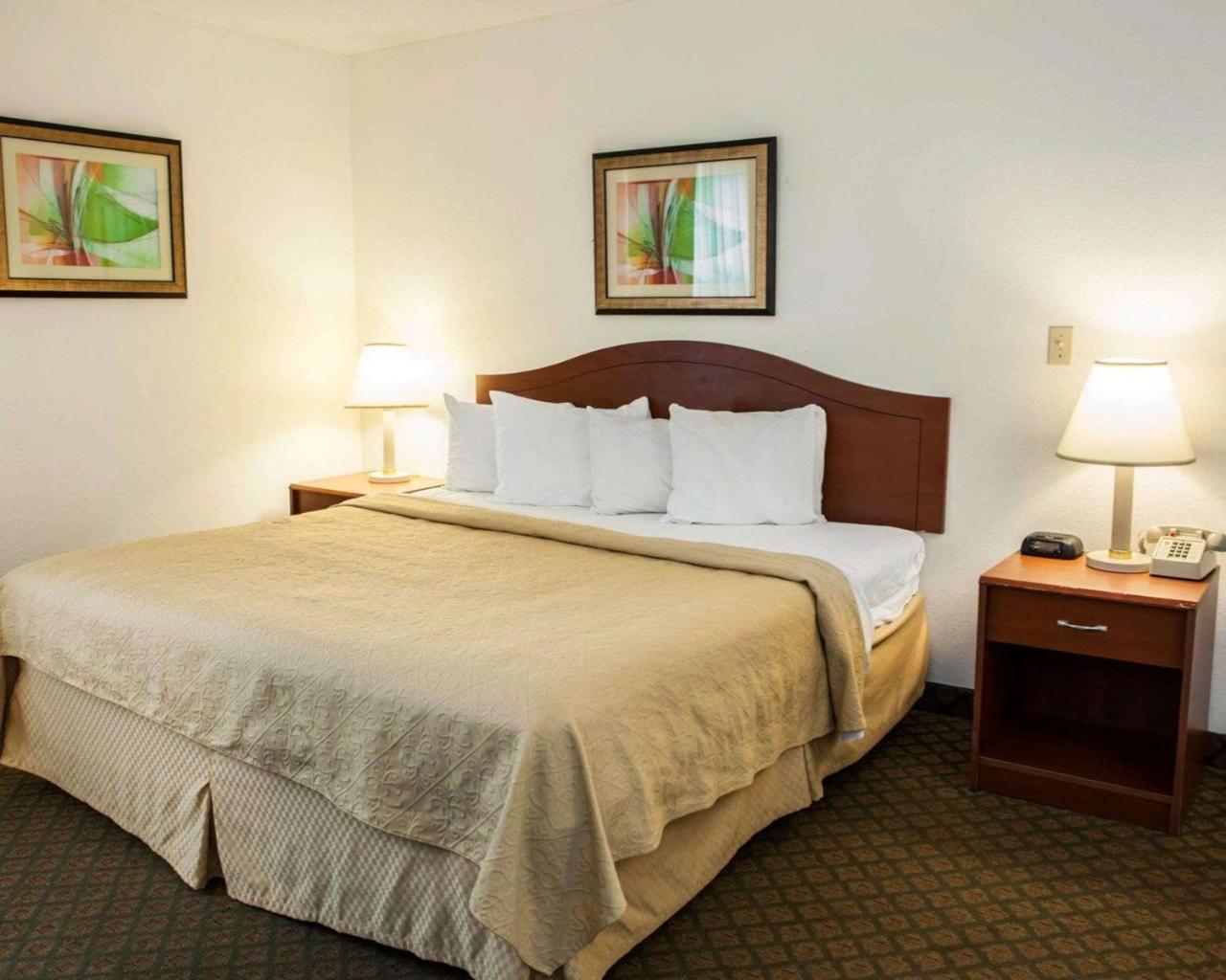 Quality Inn And Suites Ινδιανάπολη Εξωτερικό φωτογραφία