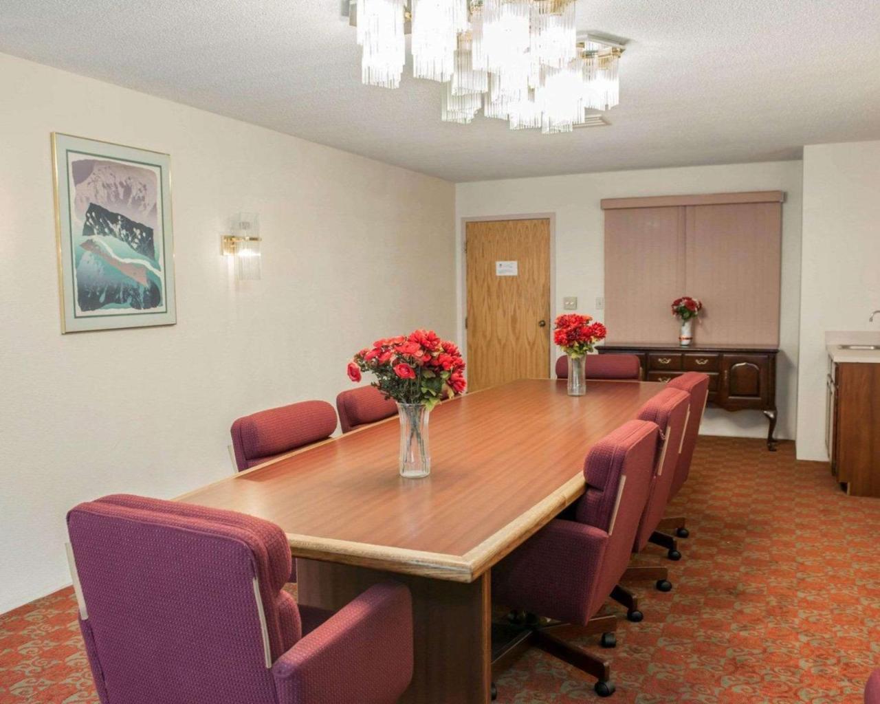 Quality Inn And Suites Ινδιανάπολη Εξωτερικό φωτογραφία