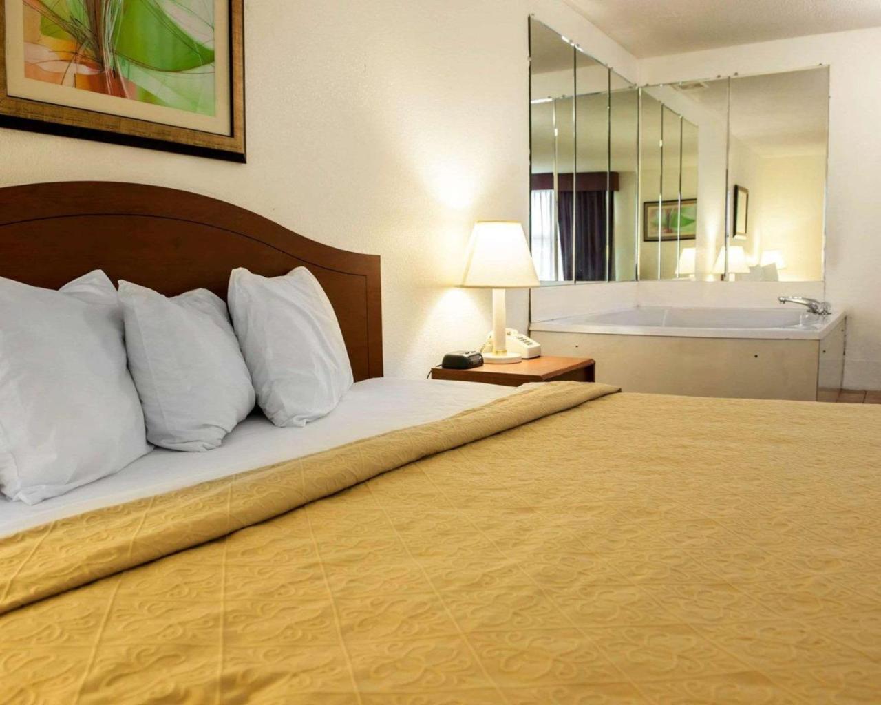 Quality Inn And Suites Ινδιανάπολη Εξωτερικό φωτογραφία